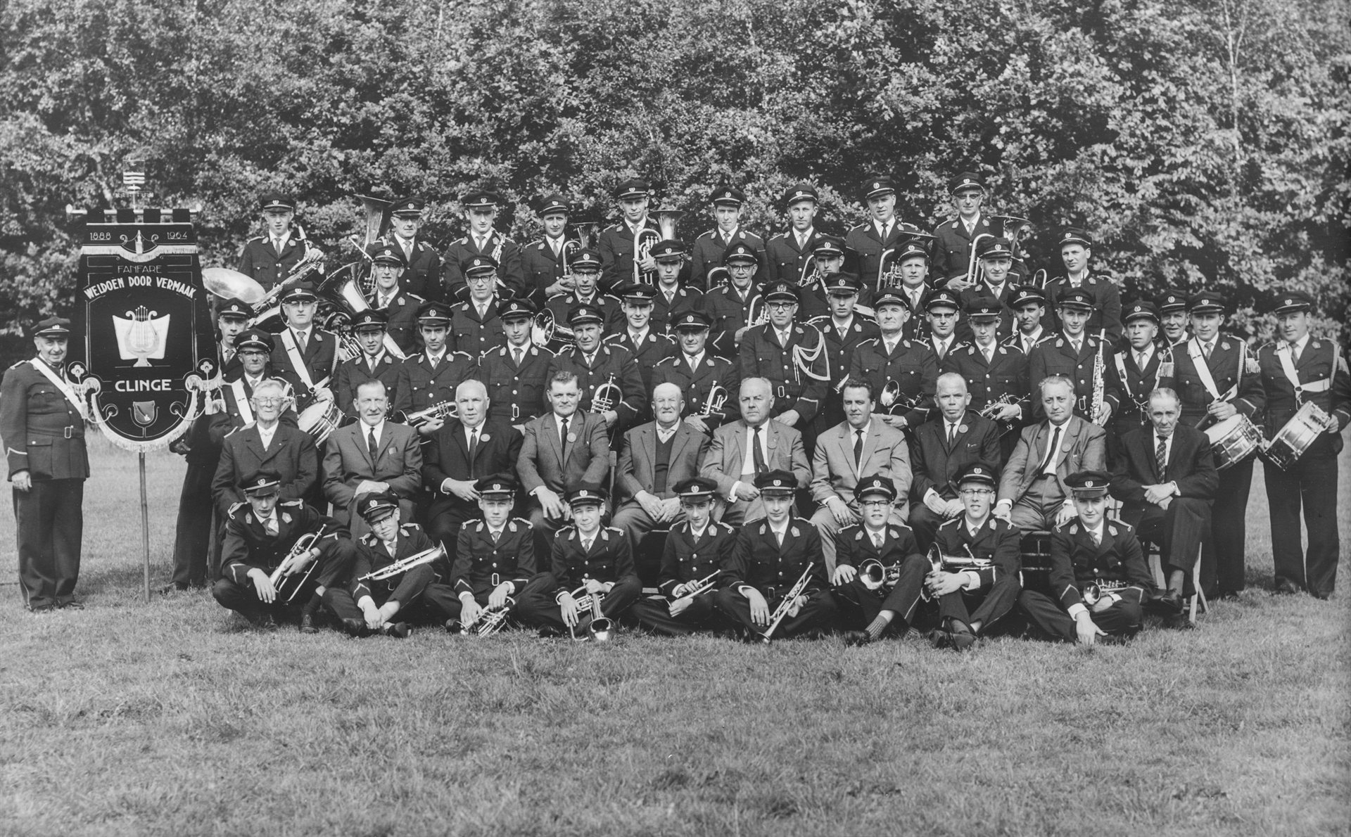 De fanfare van Weldoen door Vermaak in 1964